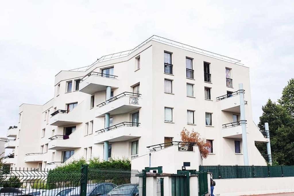 Le Jules Val - Studio Cosy En Residence + Parking + Wi-Fi Evry-Gregy-sur-Yerre Buitenkant foto